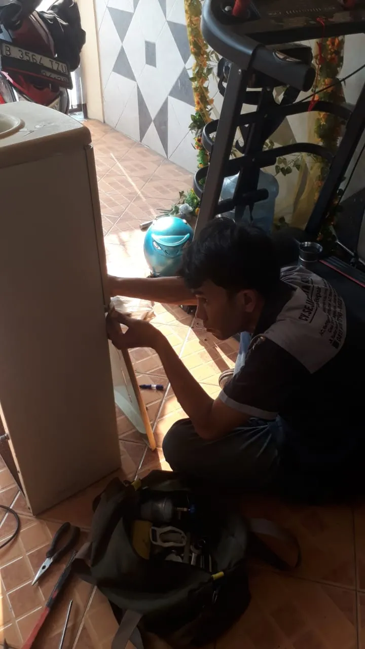 WA. 0822.9815.2217 - 0813.1418.1790 Jasa Service Dispenser & Jasa Cleaning Dispenser Bintara Jaya, Bekasi Barat Bekasi Terdekat