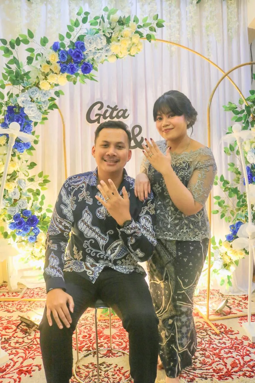 TERBAIK, Butik Kebaya Wisuda, Tunangan, Kondanngan, Bustier, Lamaran, Indralaya, NENG LINA KEBAYA