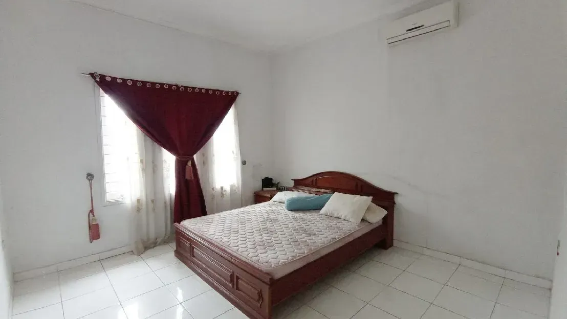 Disewakan Rumah 2 lantai  Semi Furnished siap huni di Pulo Asem Rawamangun Jakarta Timur