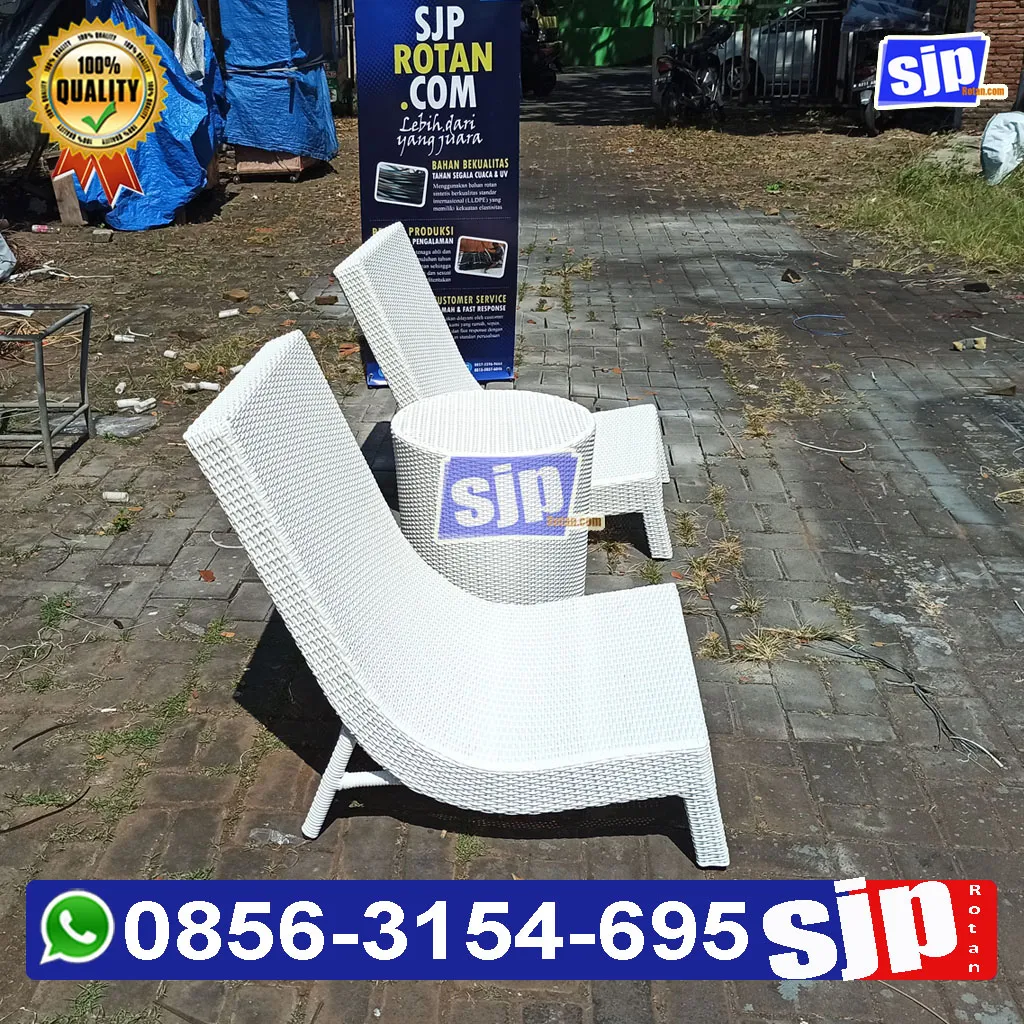 Sun Lounger model kursi untuk santai di pinggir kolam renang