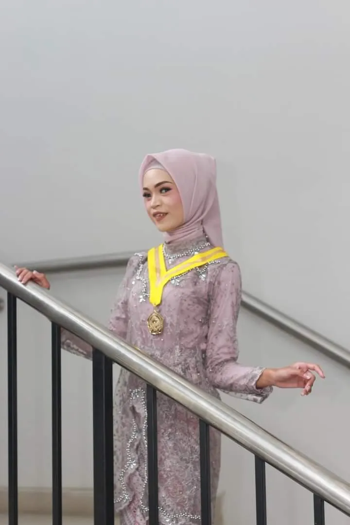 Eksklusif, Kebaya Wisuda  Modern, Kebaya Brokat Lengan Panjang, Wisuda SMA, Makasar, NENG LINA KEBAYA