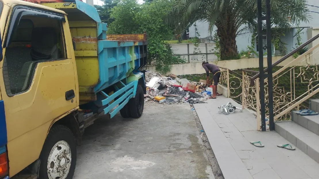 sewa truk pindahan rumah,angkutan puing,tanah depok,Jaksel,tangsel