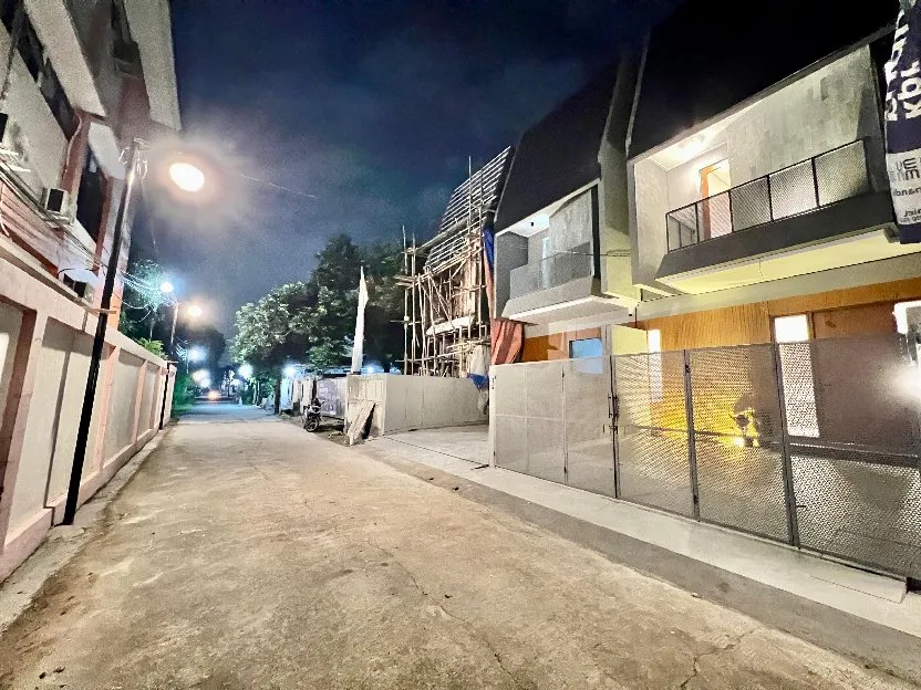 Hunian minimalis modern dalam komplek di Jatiasih Bekasi