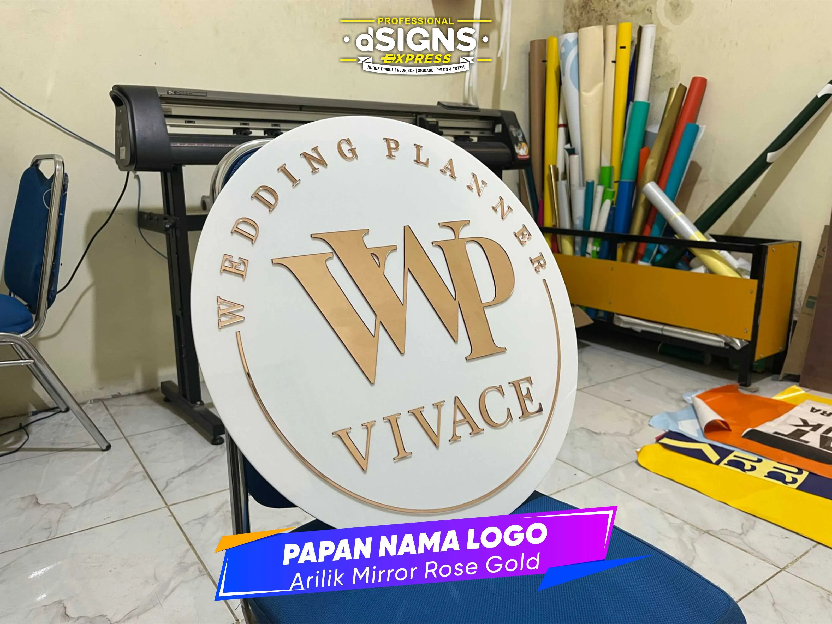 Custom Logo Akrilik Gold - Papan Nama Usaha - Papan Iklan