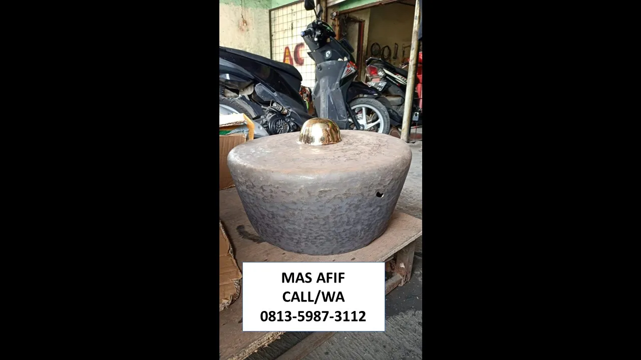 Pengrajin Gong Kota Maba