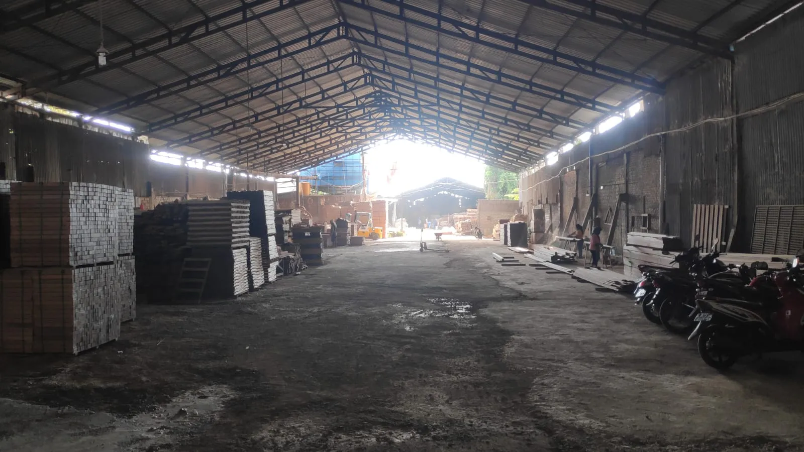 Dijual BU Gudang di Raya Kedamean, Gresik