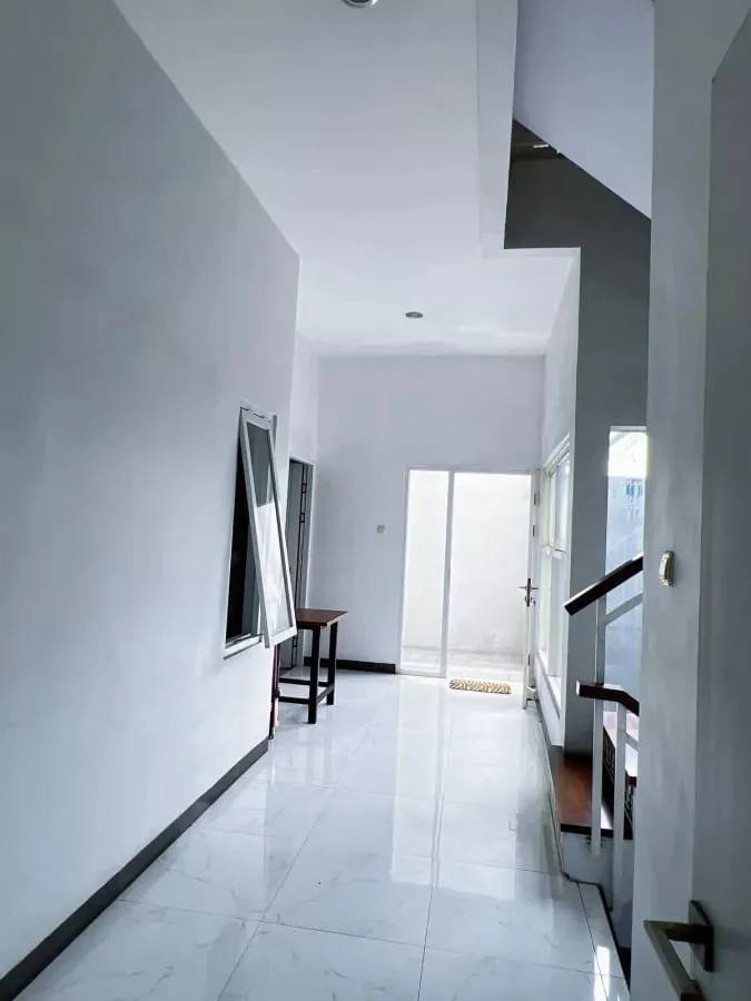 Dijual Rumah 2,5 Lantai di Griya Babatan Mukti, Surabaya