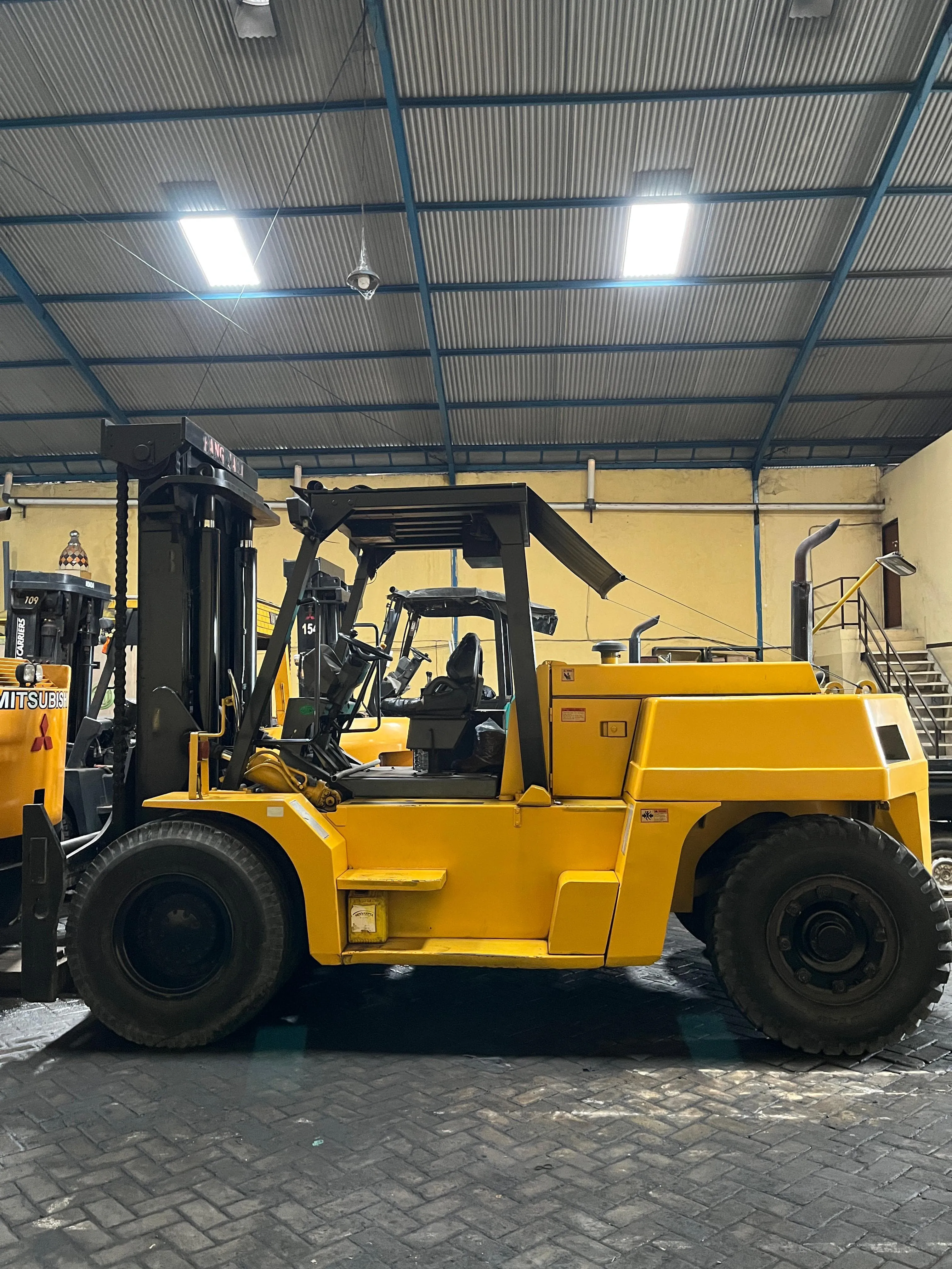 Rental Forklift daerah Pabean cantian Surabaya