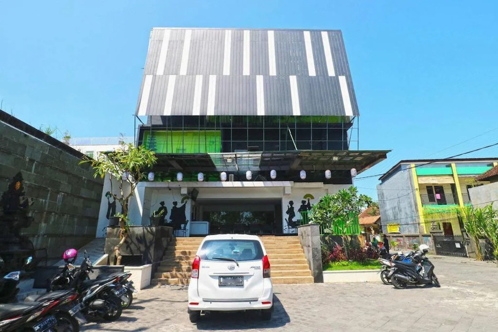 Dijual Hotel Strategis di Nol Jalan Raya By Pass Ngurah Rai, Bali
