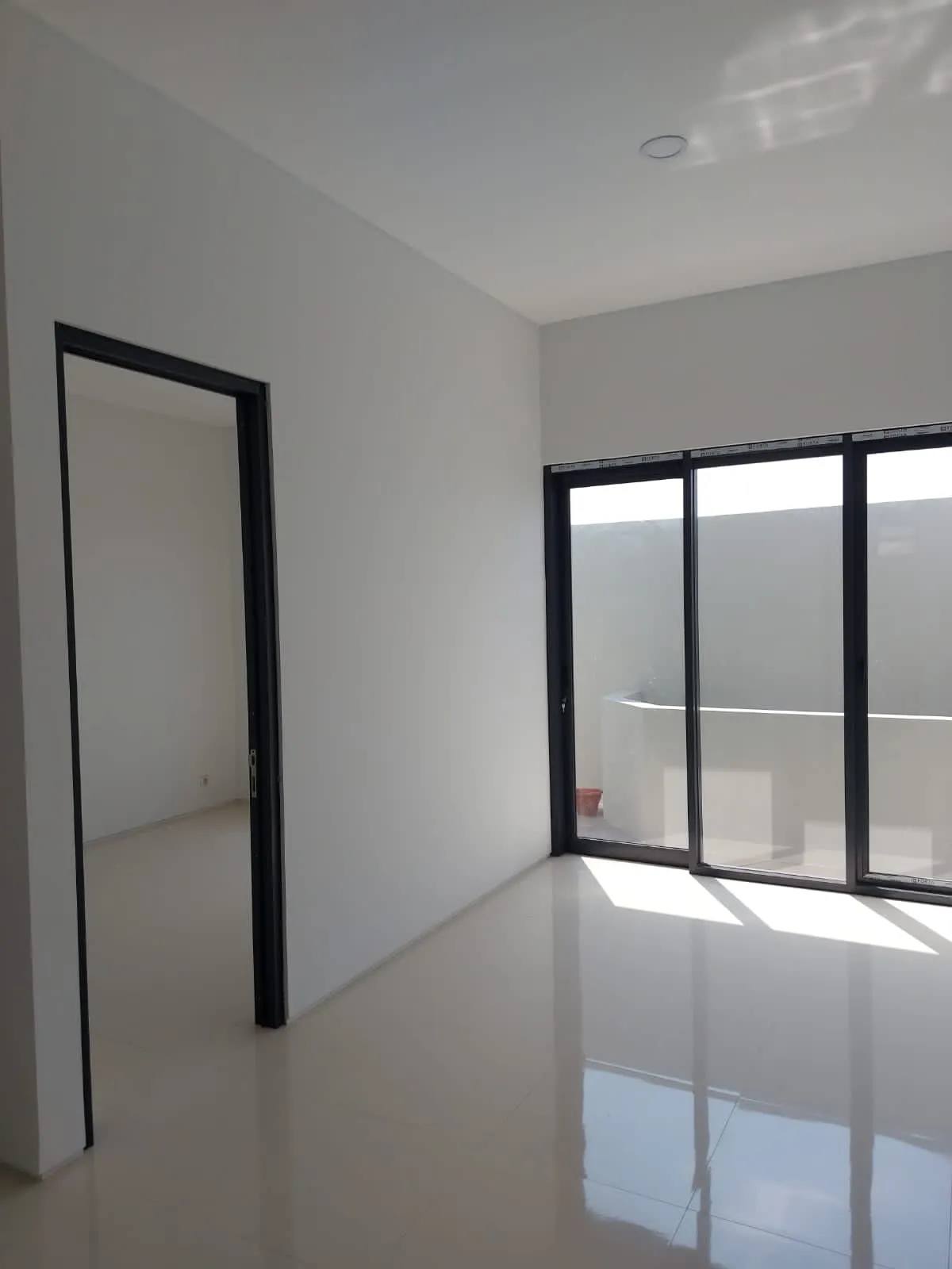 Dijual Rumah 2 lantai baru gress di Satelit Utara Surabaya Barat