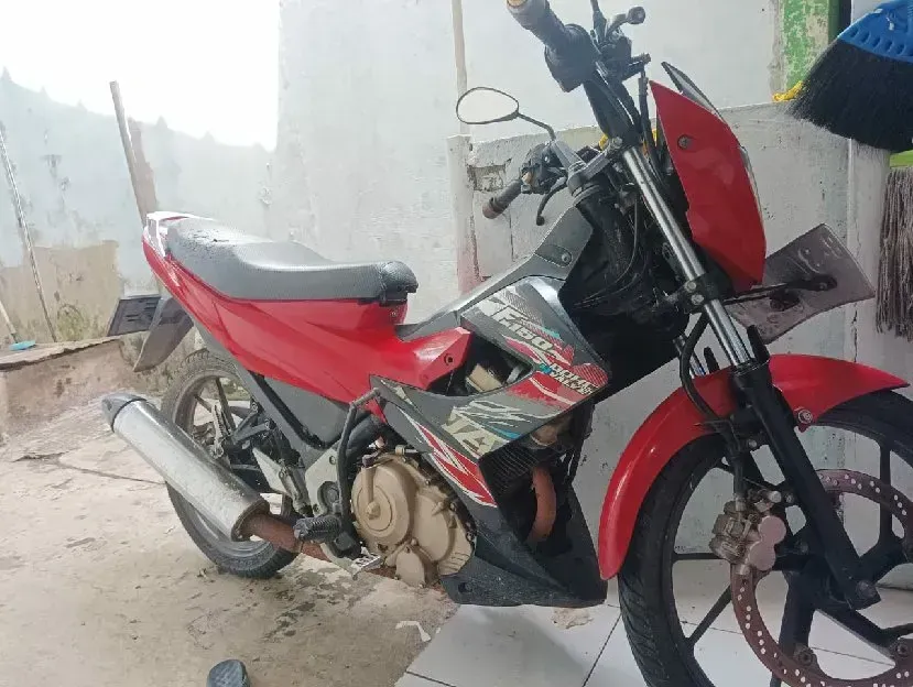 DI JUAL MOTOR SATRIA F 2013  pajak plat mati minat  mesin sehat aman minat  081399927075