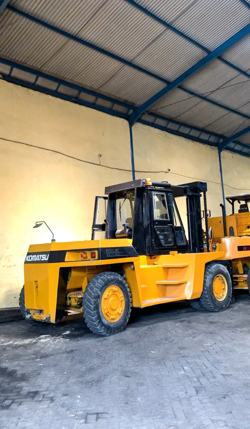 Menyediakan Rental Forklift di daerah Sukomanunggal dan sekitarnya
