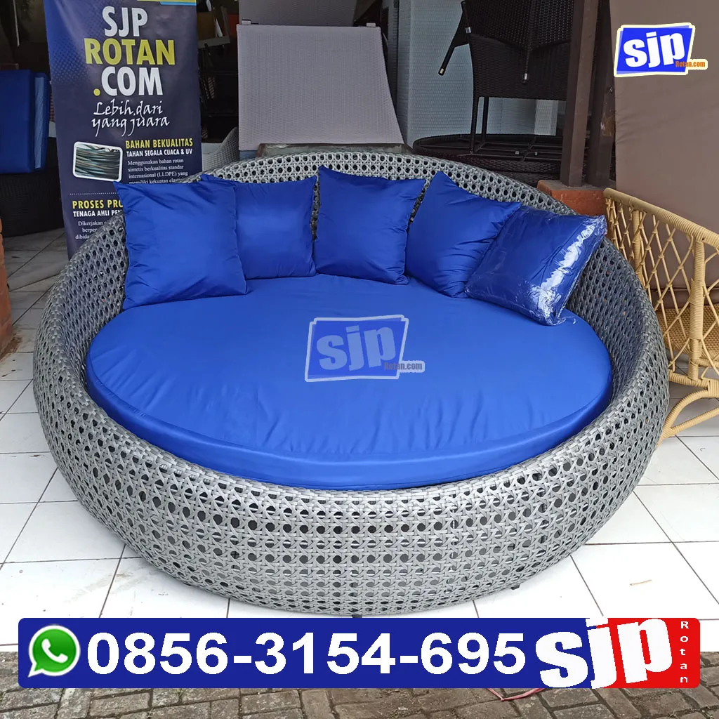 sofa bed rotan sintetis, sofa malas rotan sintetis, sofa santai model orbit rotan sintetis