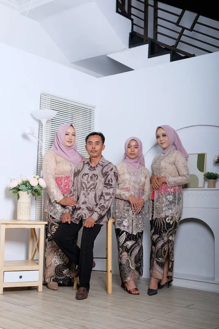 Terbaik, Kebaya Kutubaru, Kebaya Wisuda, Kemben, Anak SMA, Pare-Pare, NENG LINA KEBAYA