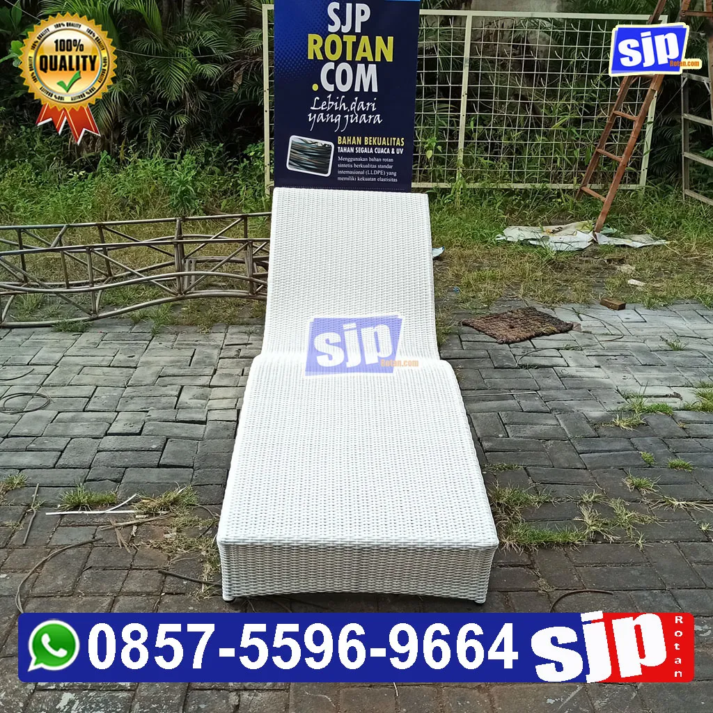 sunbed rotan sintetis model lengkung runcing