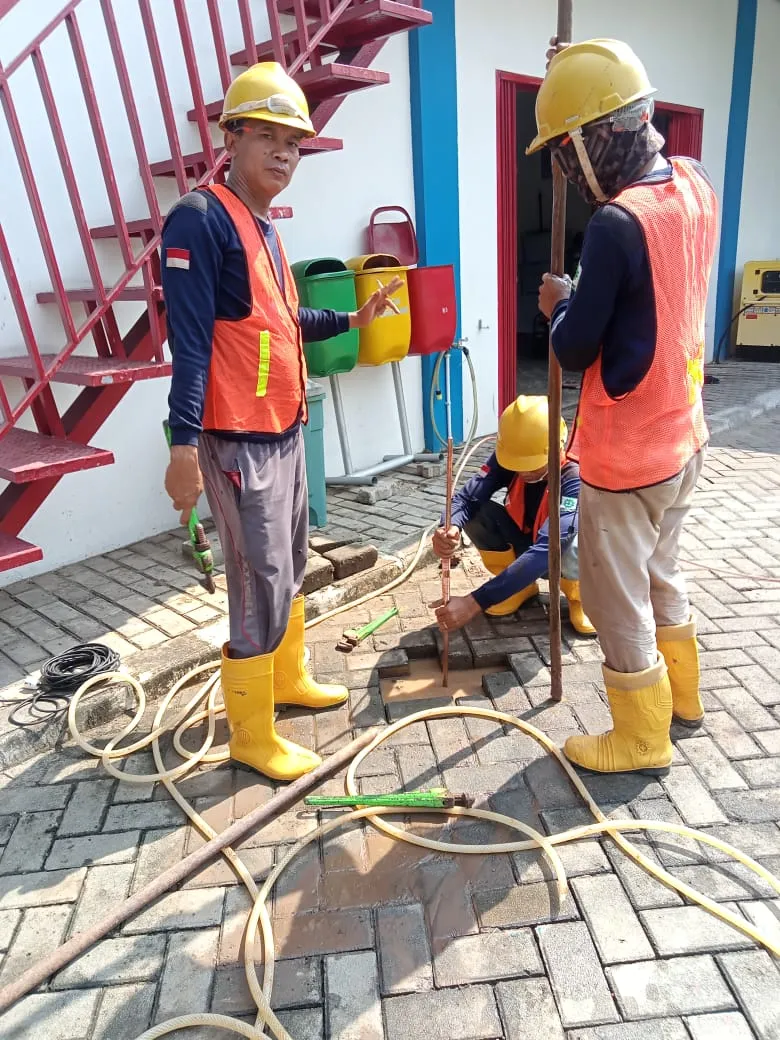 Terima Pasang Penangkal Petir Kutowinangon >> Kebumen