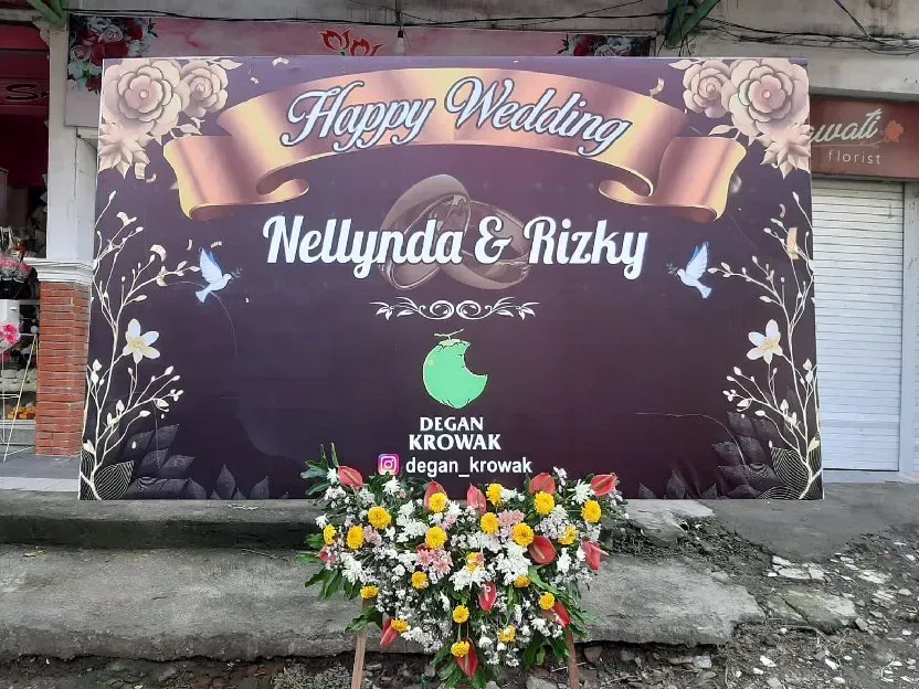 karangan Bunga di Surabaya Astri Florist 085100290365