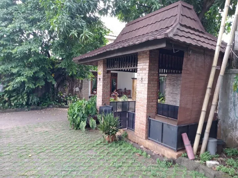 Dijual Rumah Asri Full Furnished dekat dengan Stasiun Cakung dan Kranji di Bintara Bekasi-Barat