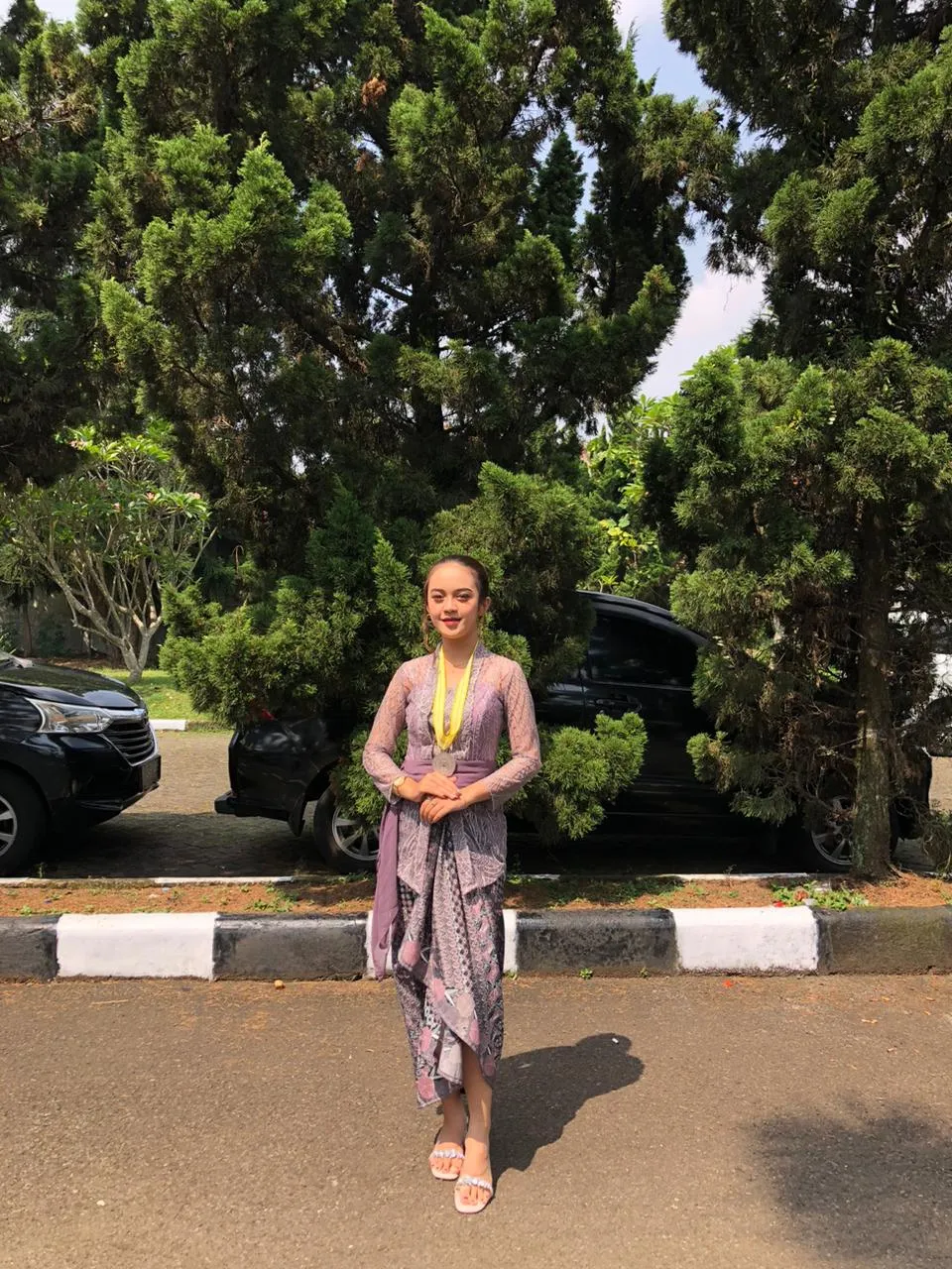 Eksklusif, Butik Kebaya Wisuda, Kebaya Lamaran, Kupang, NENG LINA KEBAYA