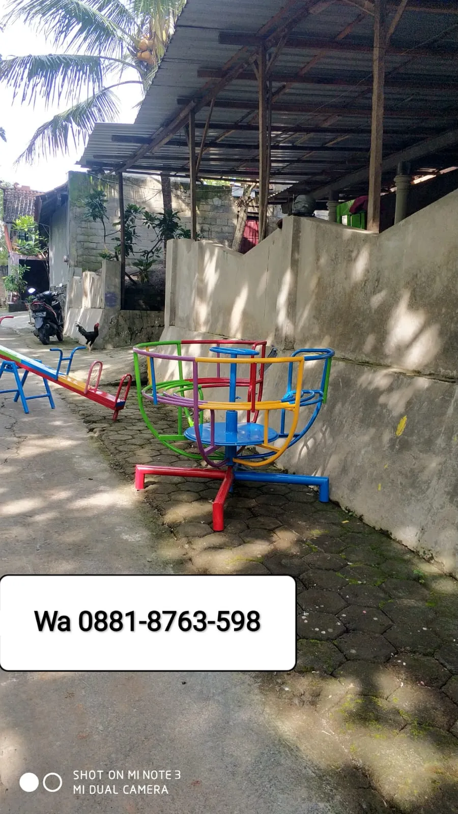 Perngrajin Ayunan Besi Taman dan Jungkat-jungkit di Badas Kediri