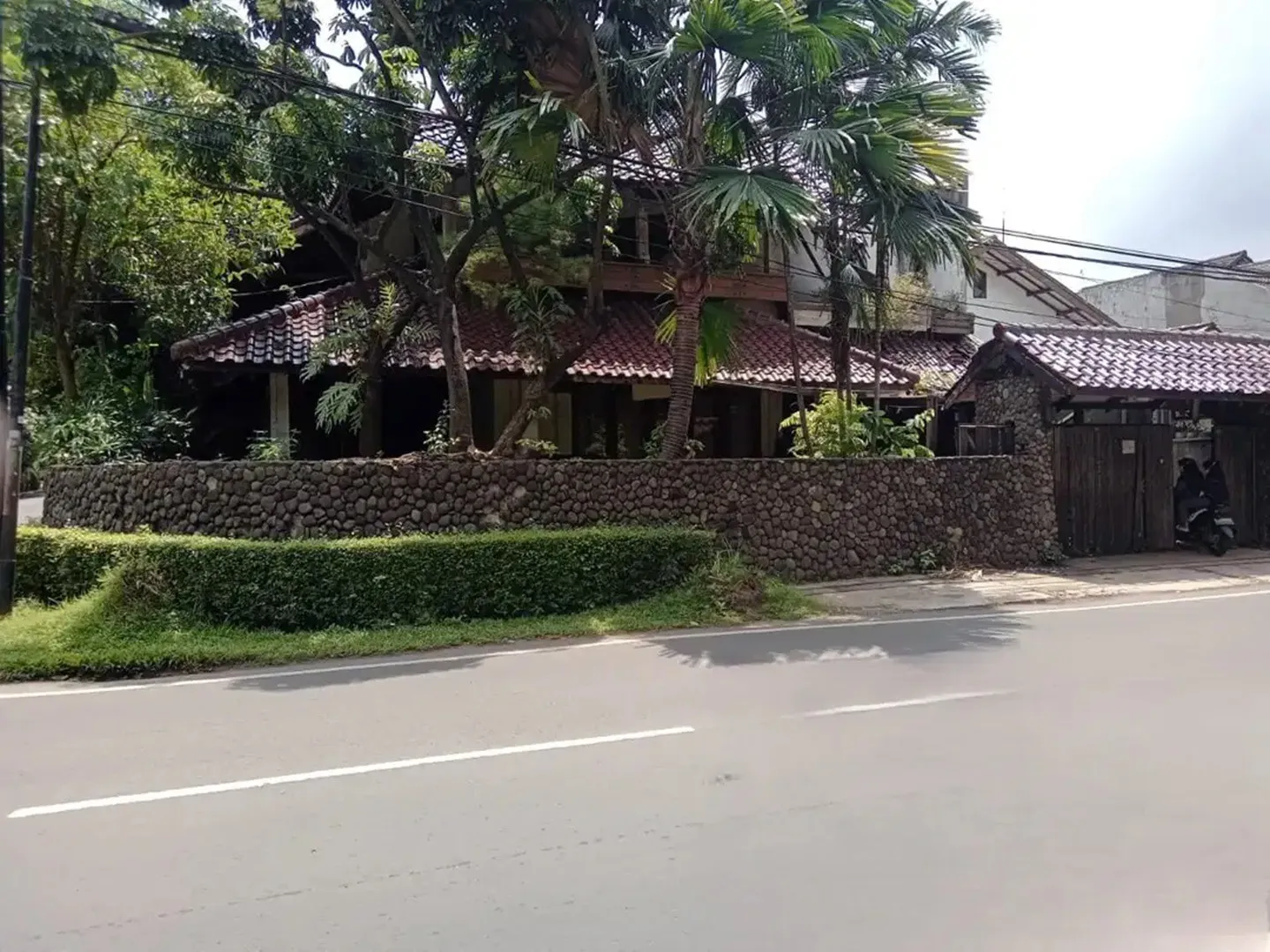Jual Rumah Hook Strategis di Bintaro Utara Jakarta Selatan