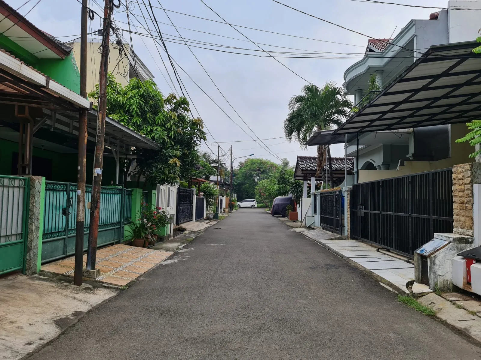 Rumah Siap Huni Komplek Billy Moon, 1 km ke Jalan Raya Kalimalang