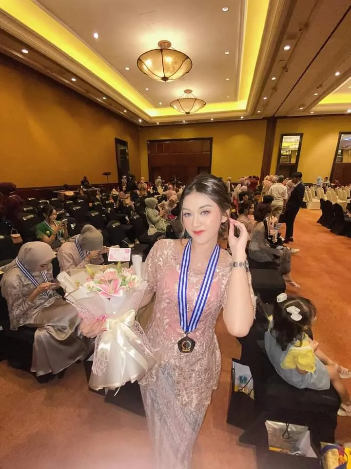 Pilihan Anak Muda, Kebaya Wisuda Lengan Pendek, Rok Songket, Kupang, NENG LINA KEBAYA