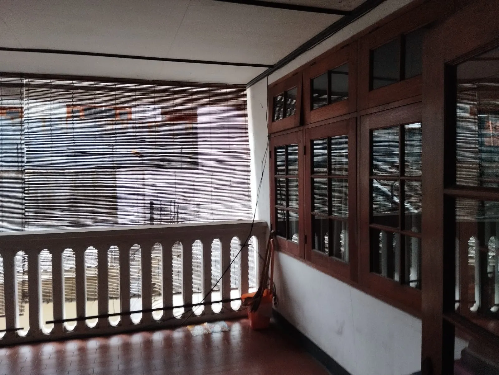 Dijual Rumah di jln Gayungsari Barat, Surabaya Selatan