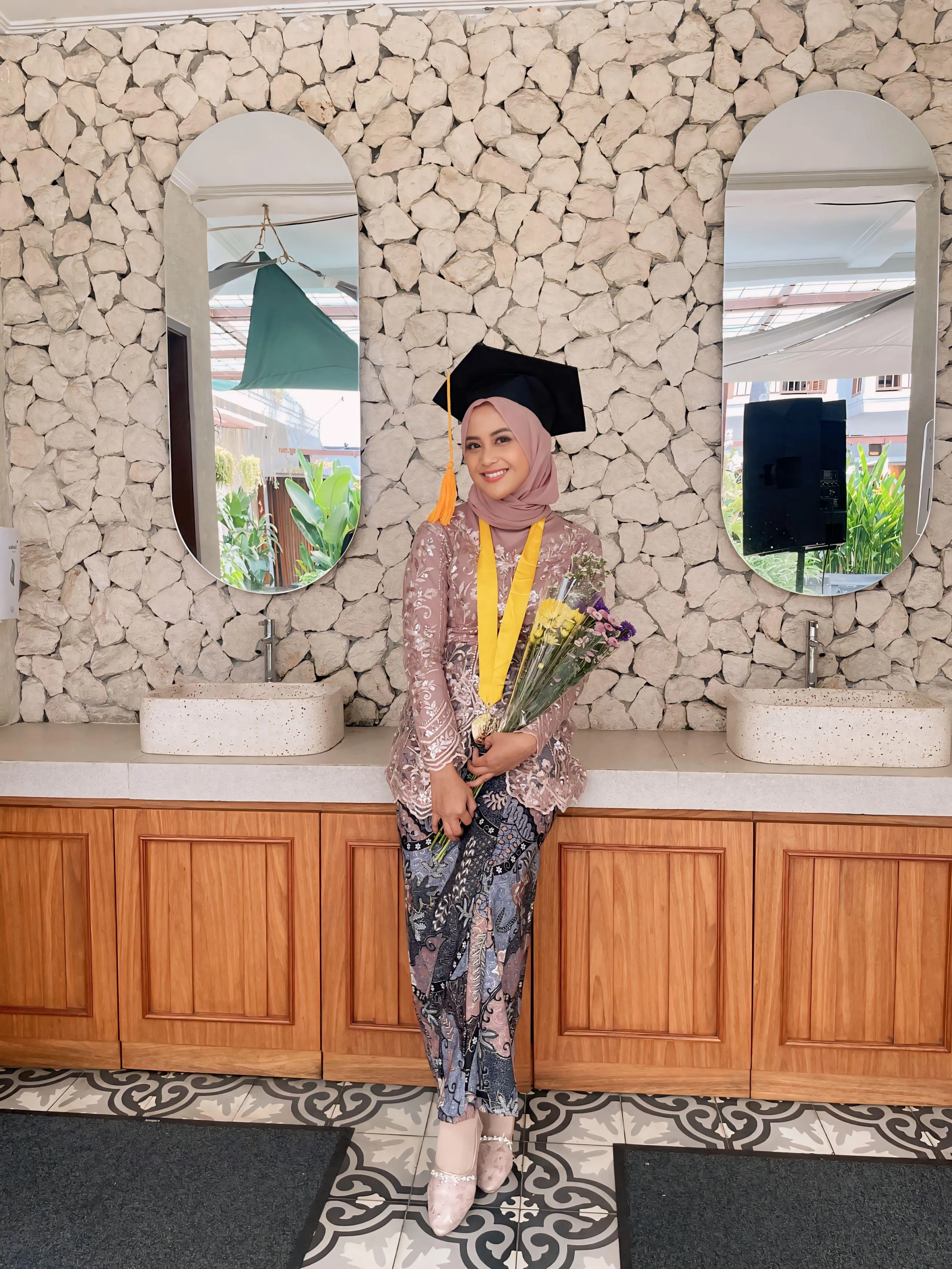 Inovatif, Kebaya Modern Wisuda, Kebaya Tile, Lamaran, Kondangan, Bandung, NENG LINA KEBAYA