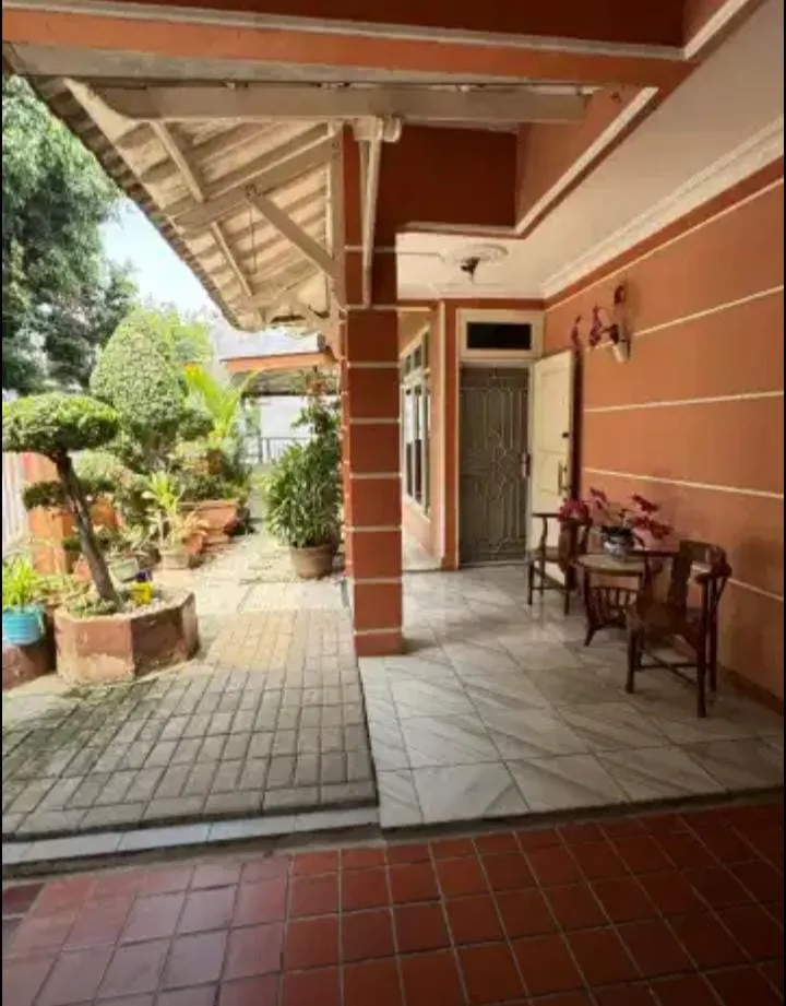 Jual Rumah Bagus di Komplek Perumkar DKI Jakarta Timur