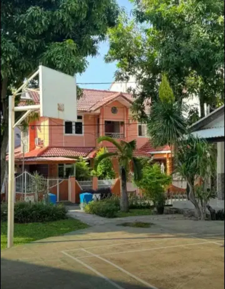 Jual Rumah Bagus di Komplek Perumkar DKI Jakarta Timur