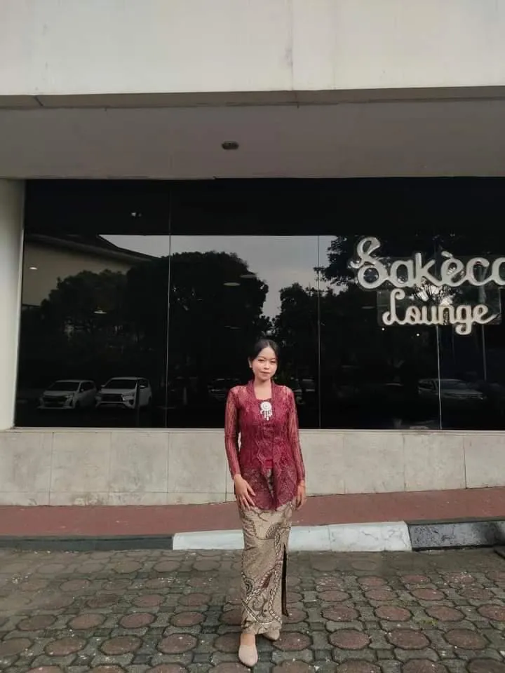 Eksklusif, Kebaya Encim, Rok Kebaya, Anak SMP, Palu, NENG LINA KEBAYA