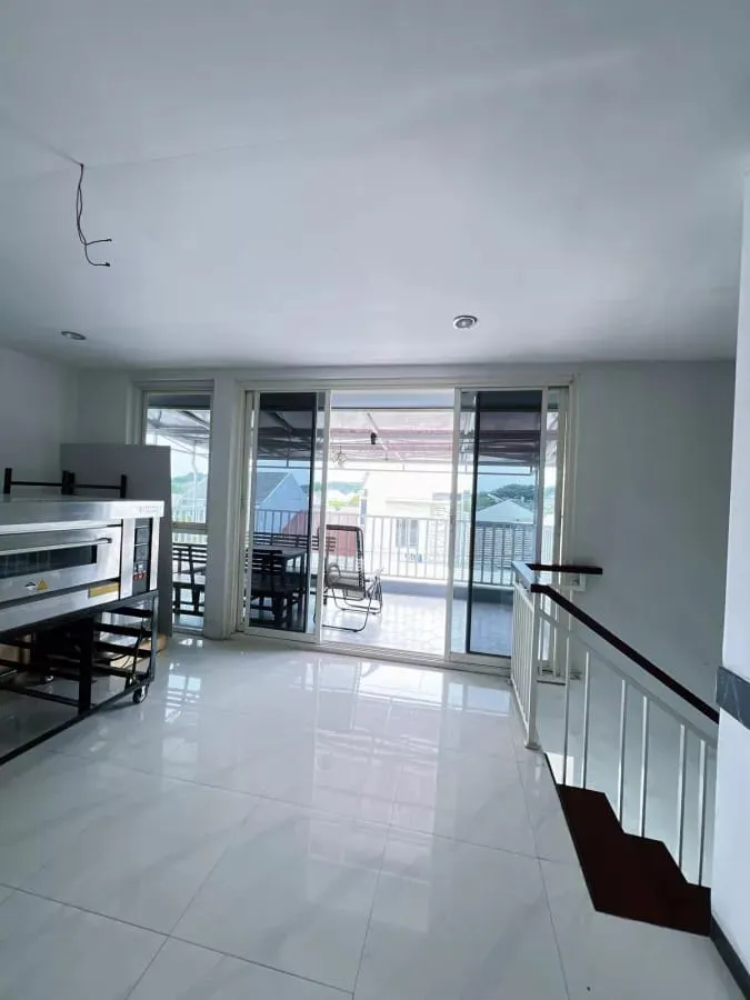 Dijual Rumah 2,5 Lantai di Griya Babatan Mukti, Surabaya