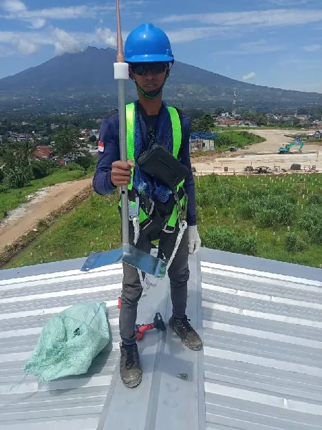 Pemasangan penangkal petir konvensional Murah Berkualitas