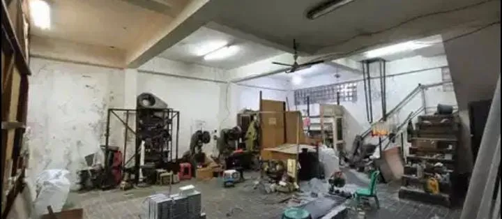Tempat usaha di Raya Krukah, Surabaya