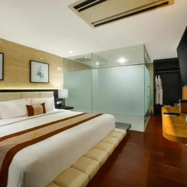 Jual Hotel Aktif di Dekat Pantai Seminyak di Petitenget Kuta Bali