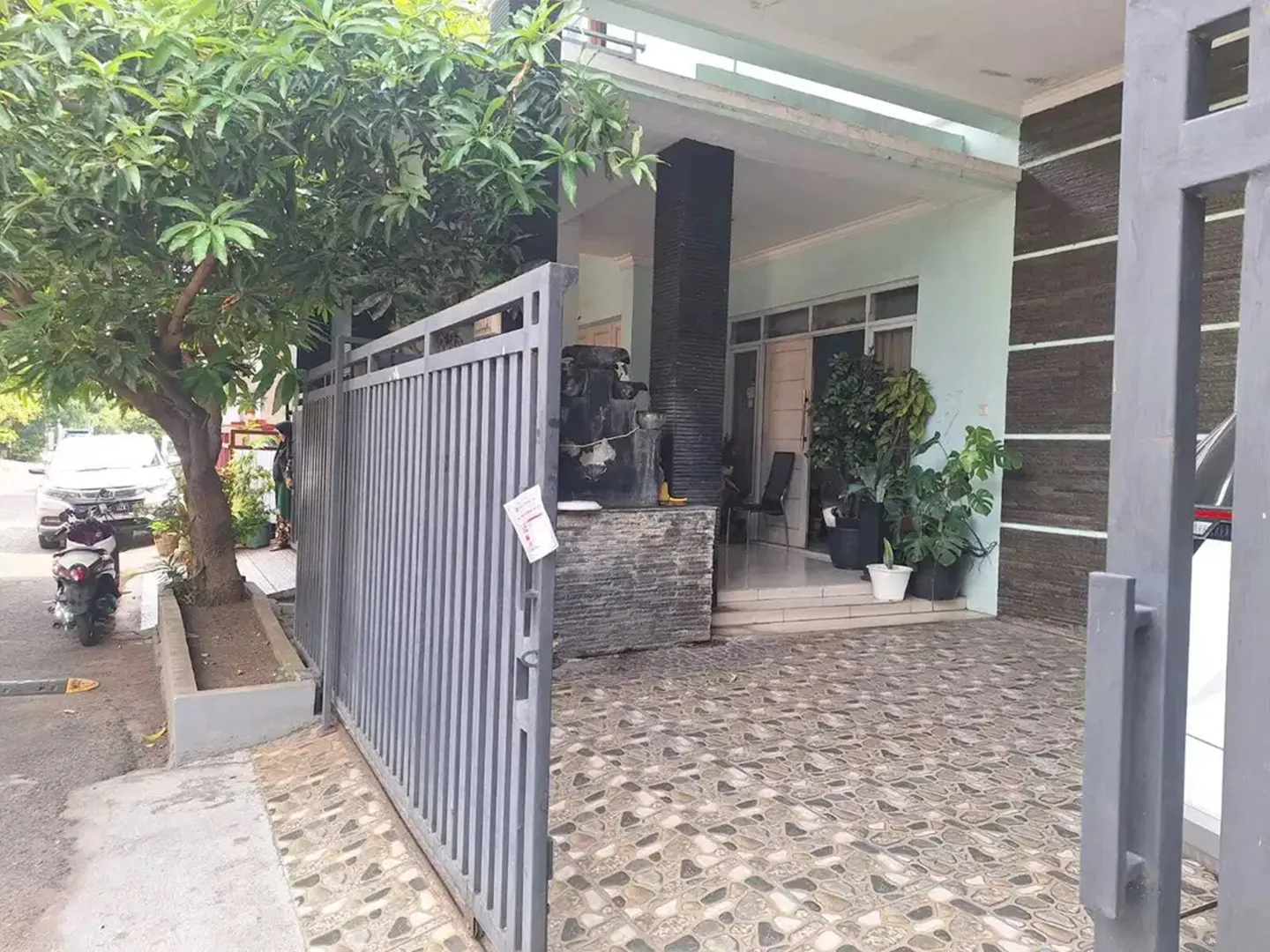 Jual Rumah 2 Lantai Komplek Metland Menteng Jakarta Timur