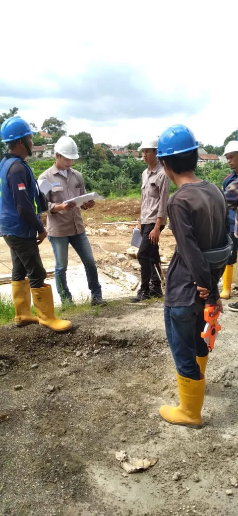 Tiang Monopol Penangkal Petir Keragilan Serang