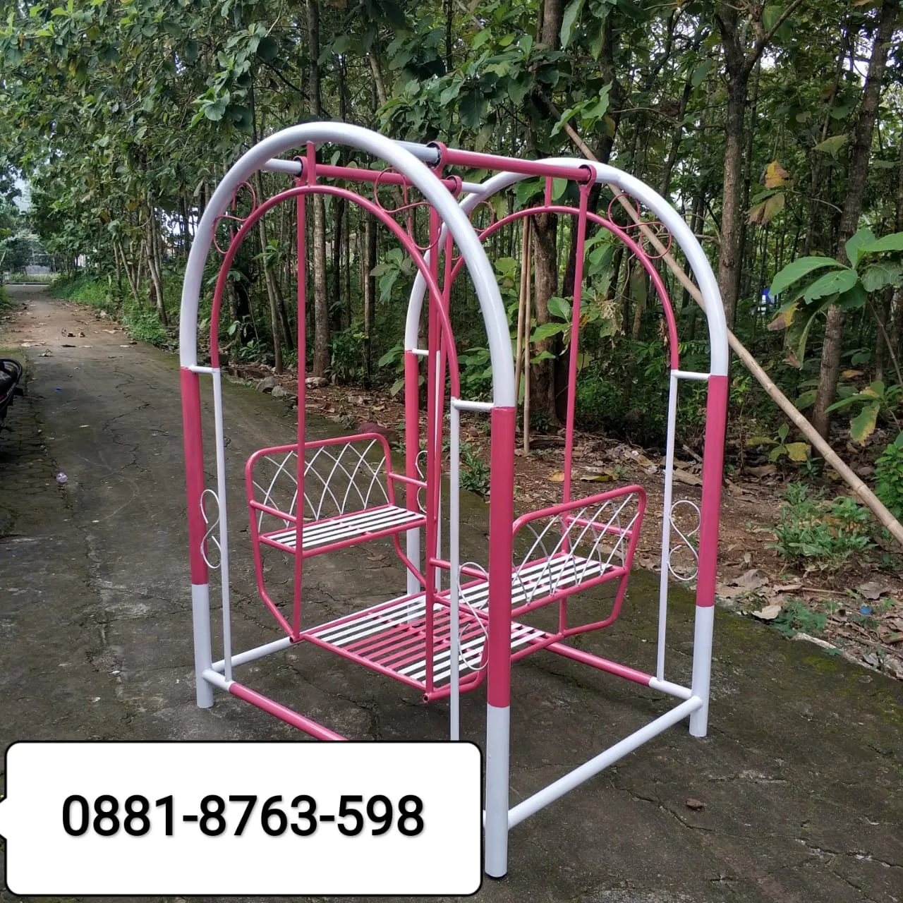 Pusat Ayunan Besi Taman dan Playground Set Permainan di Bayan Purworejo