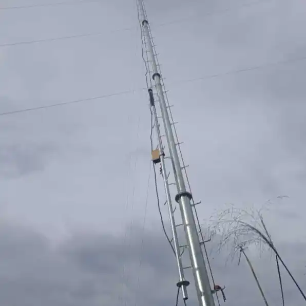 Pembutan Tiang Tower Penangkal Petir Radio Wharles Di Gerogol Merak Banten