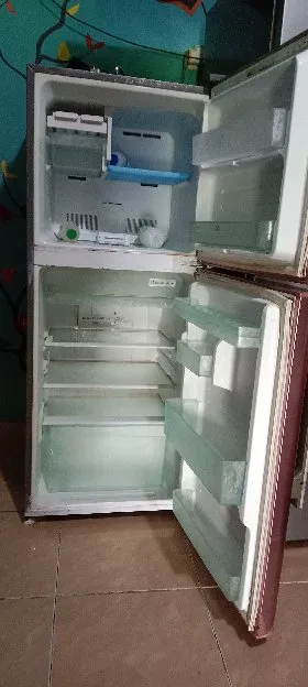 Kulkas Sharp 2 Pintu murah bersih dan dijamin normal jaya