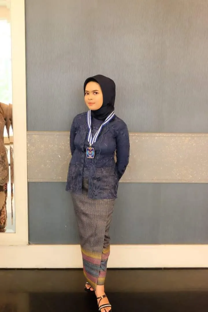 PROMO, Kebaya Modern Tunangan, Kebaya Wisuda, Kondangan, SMA, Banjarmasin, NENG LINA KEBAYA