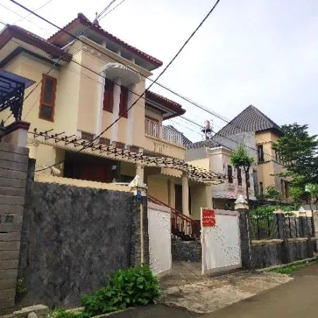 Dijual Rumah 3 Lantai di Kebayoran Lama, Jakarta Selatan