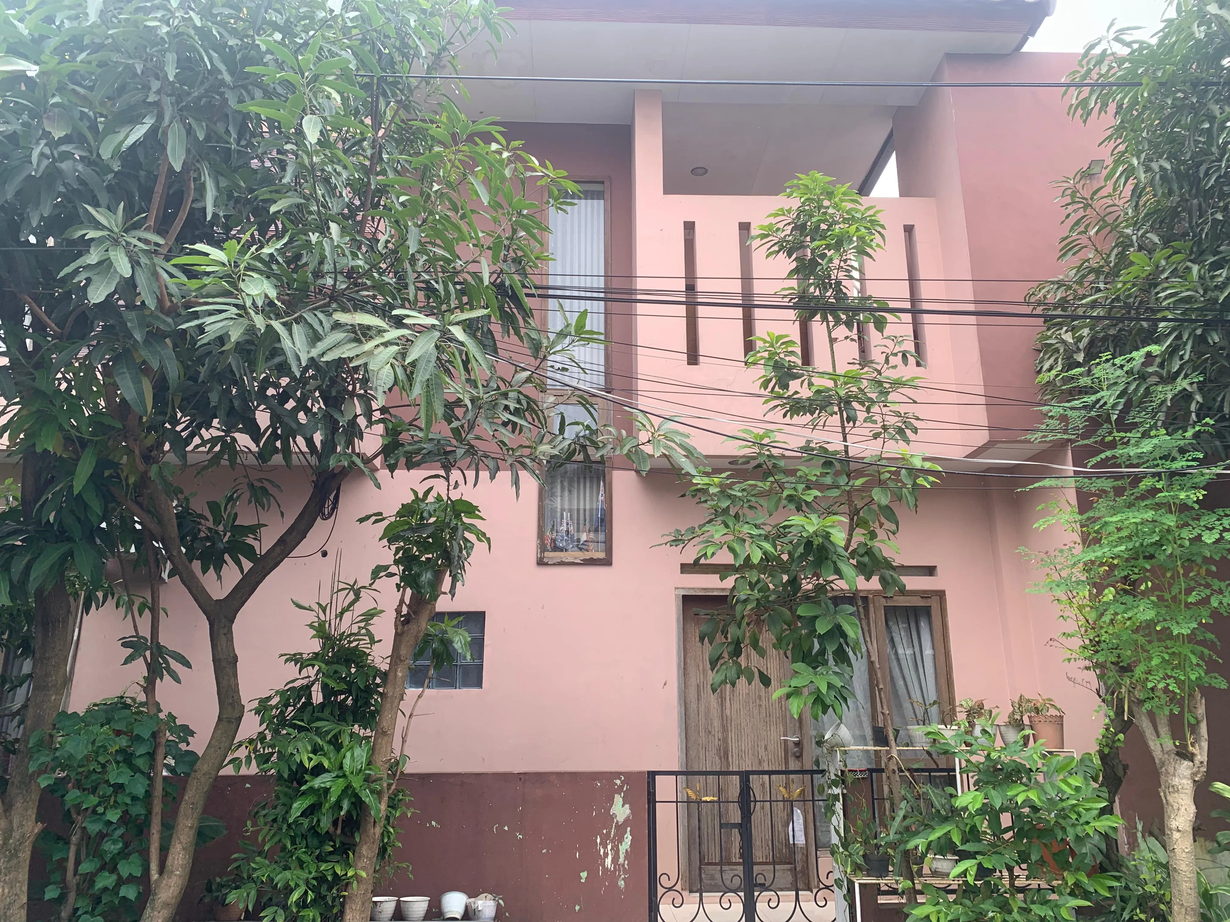 Dijual Rumah Siap Huni di Komplek Bandung Indah Raya, Bandung
