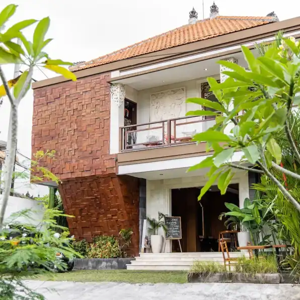 Jual Hotel Villa Murah Bagus di Jalan Sri Wedari Gianyar Bali