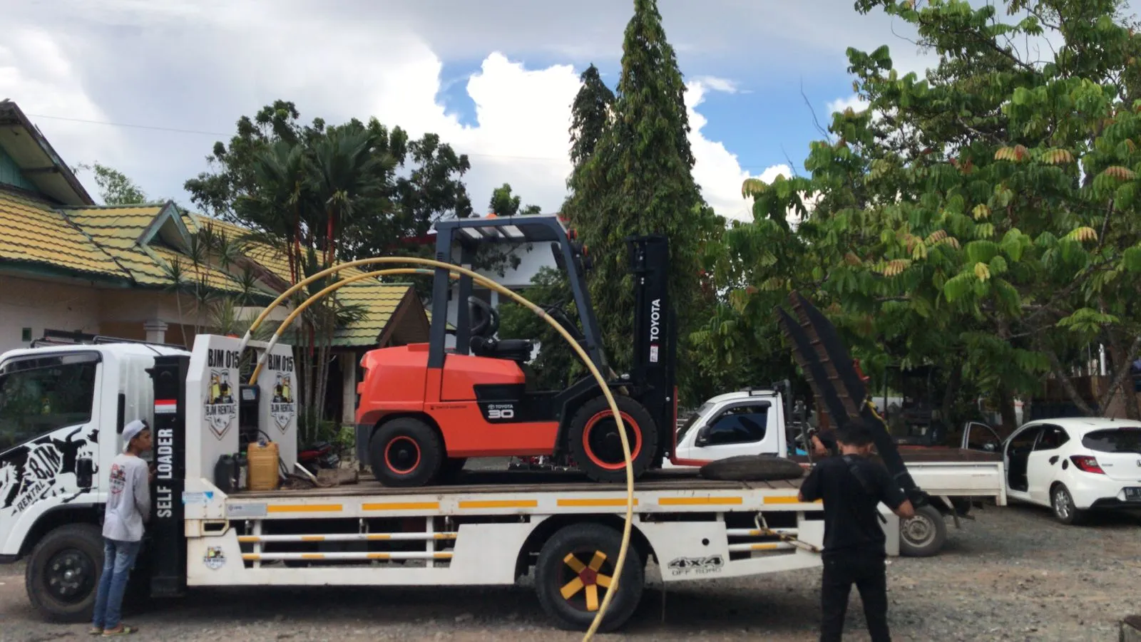 Vendor Penyewaan Forklift Banjarbaru, Rental Bongkar Muat