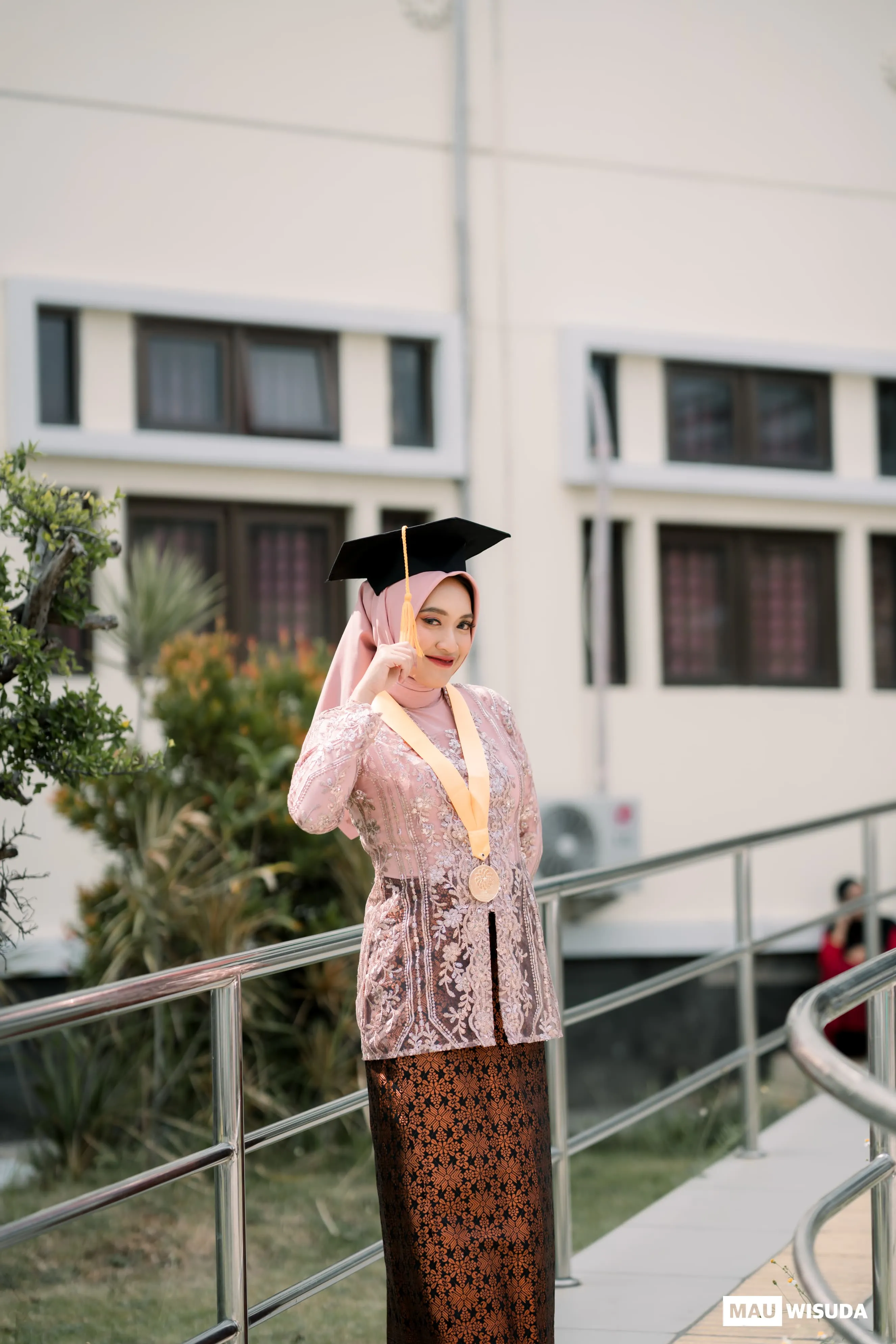 DISKON, Kebaya Modern Wisuda SMP, Kebaya Modern, Wisuda, Maluku, NENG LINA KEBAYA