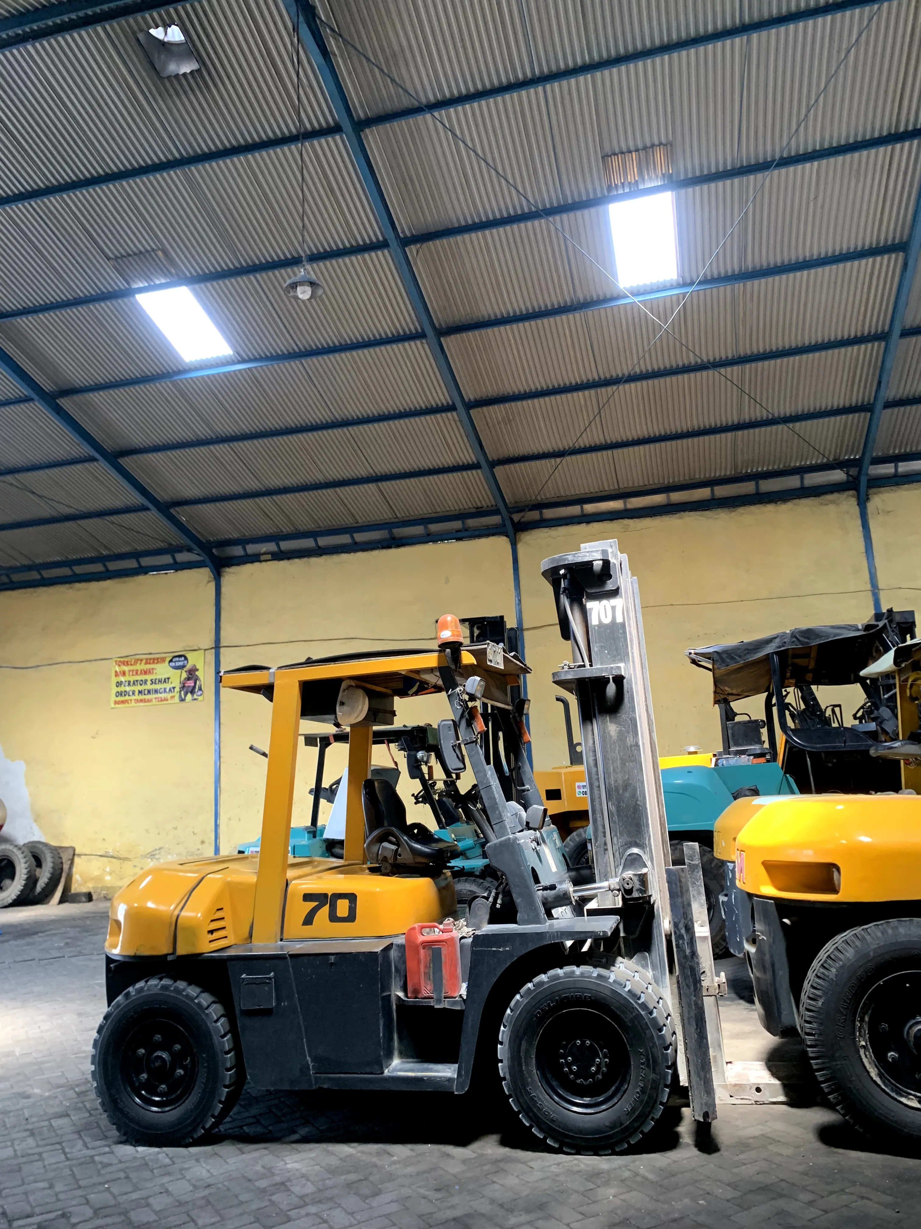 Jasa Rental Forklift terjangkau di daerah Tegalsari dan sekitarnya