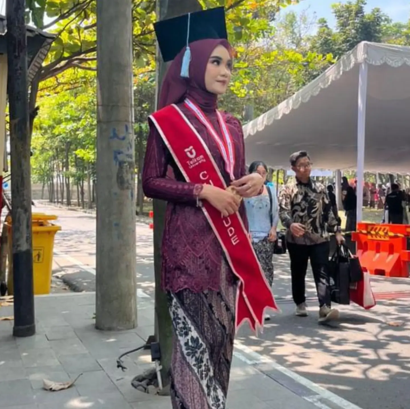MEWAH, Kebaya Modern  Wsiuda, Kebaya Tunangan, Wisuda SMA, Aceh, NENG LINA KEBAYA