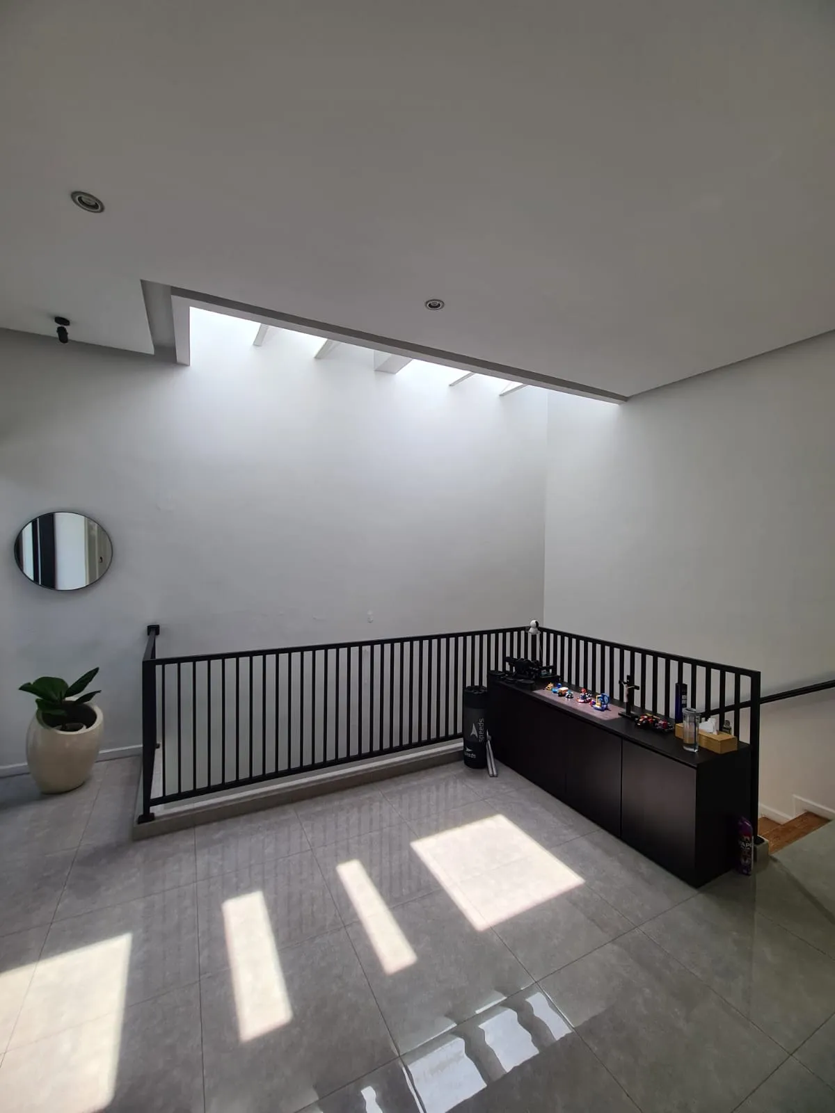 Jual Rumah Minimalis Bagus Buckingham Royal Residence Surabaya